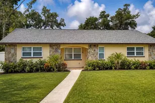 324 42nd Ave N, Saint Petersburg, FL 33703 - Photo 1