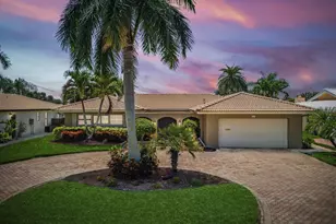 2044 Michigan Ave NE, Saint Petersburg, FL 33703 - Photo 1
