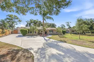 12109 Forest Hills Dr, Tampa, FL 33612 - Photo 1