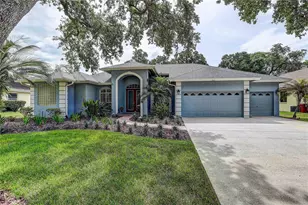 2812 Clubhouse Dr, Plant City, FL 33566 - Photo 1