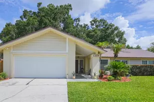 1304 Sandalwood Dr, Plant City, FL 33563 - Photo 1