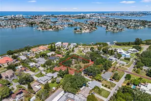 698 Villa Grande Ave S, Saint Petersburg, FL 33707 - Photo 1