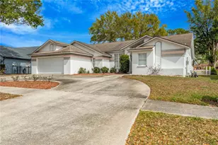 2626 Crestfield Dr, Valrico, FL 33596 - Photo 1