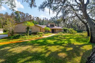 10206 Lakeview Dr, New Port Richey, FL 34654 - Photo 1