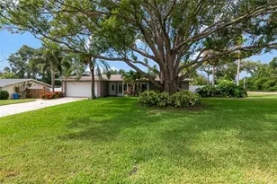 1801 Oak Park Dr N, Clearwater, FL 33764 - Photo 1