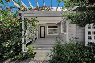 1122 E Oakwood St, Tarpon Springs, FL 34689 - Photo 1