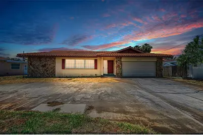 7908 2nd Avenue S, Saint Petersburg, FL 33707 - Photo 1
