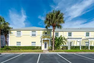 237 Sea Horse Dr SE, Saint Petersburg, FL 33705 - Photo 1