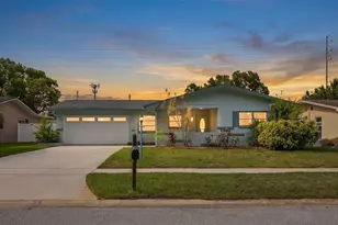 965 Santa Monica Dr, Dunedin, FL 34698 - Photo 1