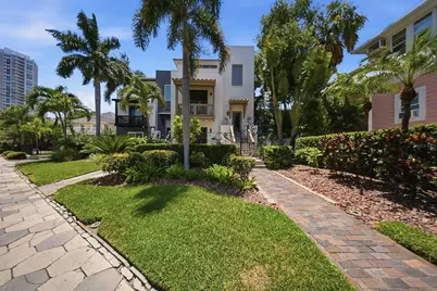 650 Beach Drive NE, Saint Petersburg, FL 33701 - Photo 1