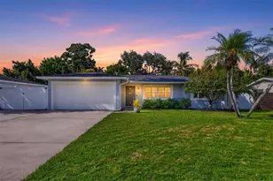 1743 Delaware Ave NE, Saint Petersburg, FL 33703 - Photo 1