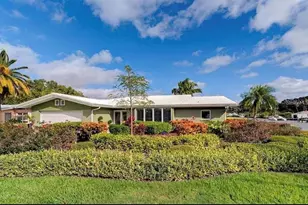 502 Palm Dr, Largo, FL 33770 - Photo 1