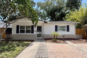 166 SW Lincoln Cir N, Saint Petersburg, FL 33703 - Photo 1