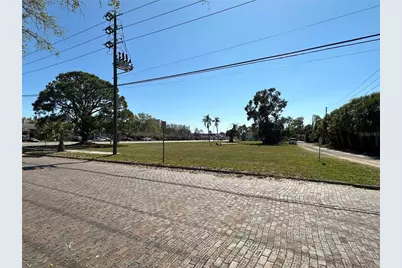 Pasadena Avenue S, Saint Petersburg, FL 33707 - Photo 1