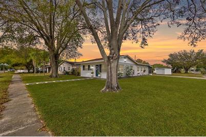 801 89th Avenue N, Saint Petersburg, FL 33702 - Photo 1