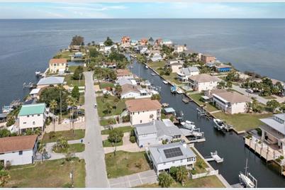 6609 Seaview Boulevard, Hudson, FL 34667 - Photo 1