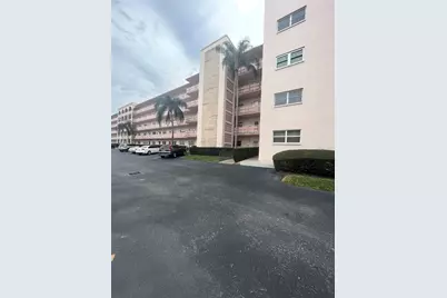 5623 80th Street N #102, Saint Petersburg, FL 33709 - Photo 1
