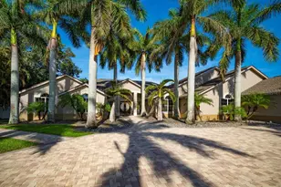201 Bluff View Dr, Belleair Bluffs, FL 33770 - Photo 1