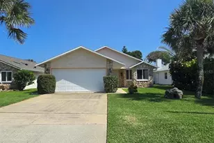 833 E 22nd Ave, New Smyrna Beach, FL 32169 - Photo 1