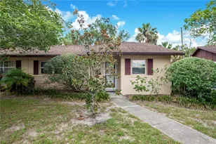 13 Villa Villar Ct, Deland, FL 32724 - Photo 1