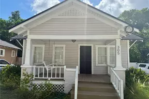 305 Page Ct, Deland, FL 32720 - Photo 1