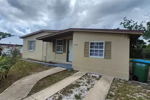 1092 E Hancock Dr, Deltona, FL 32725 - Photo 1