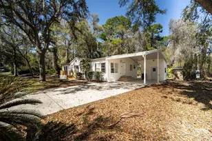 107 Golf Course Ln, Crescent City, FL 32112 - Photo 1