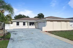 1611 Cromwell Dr, Tarpon Springs, FL 34689 - Photo 1