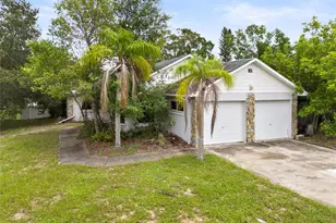 600 Ivey Ln, Tarpon Springs, FL 34689 - Photo 1