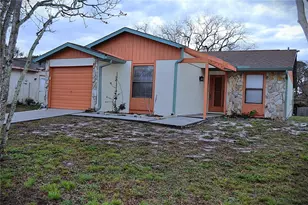 718 Merlins Ct, Tarpon Springs, FL 34689 - Photo 1