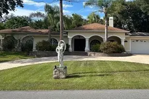 6101 W Pine Cir, Crystal River, FL 34429 - Photo 1