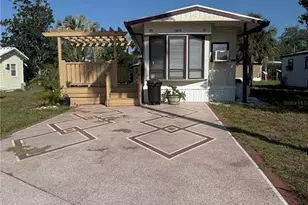 9315 Stingray Dr, Weeki Wachee, FL 34613 - Photo 1