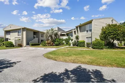 424 Windrush Bay Drive, Tarpon Springs, FL 34689 - Photo 1
