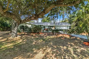 1406 S Lake Ave, Clearwater, FL 33756 - Photo 1