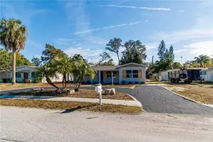 7122 Astor Dr, New Port Richey, FL 34652 - Photo 1