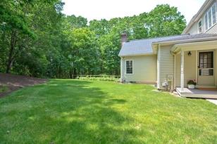54 Vine Brook Rd, Medfield, MA 02052-1441