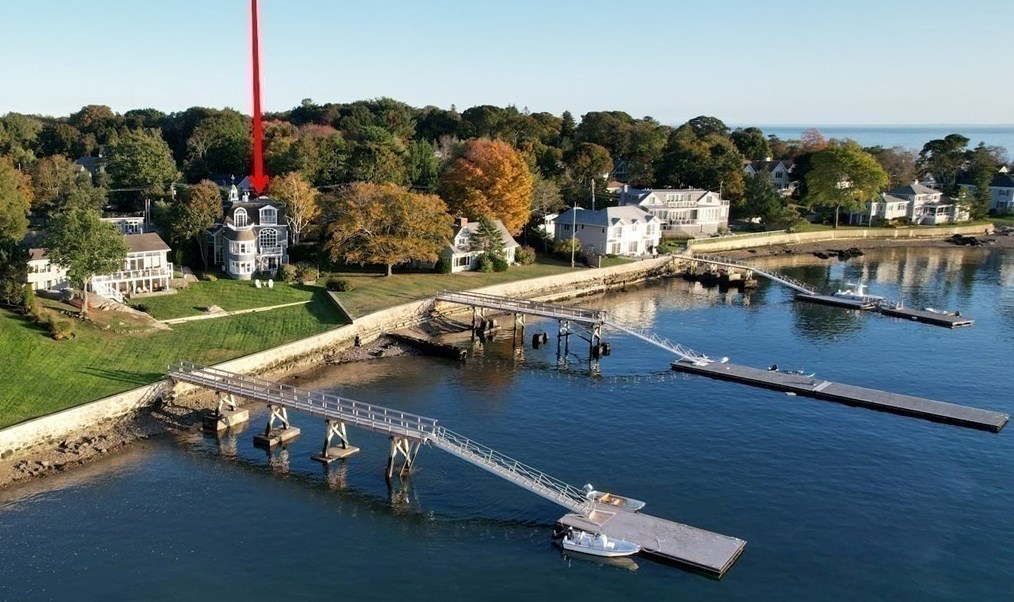 2 Foster St, Marblehead MA  01945-3645 exterior