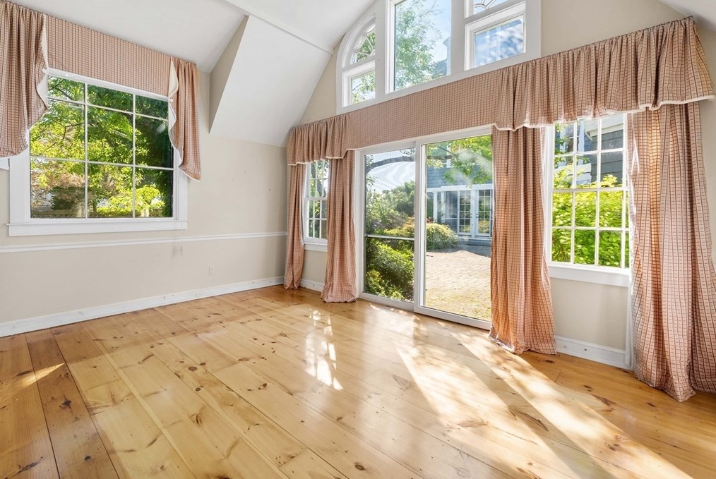 2 Foster St, Marblehead MA  01945-3645 exterior