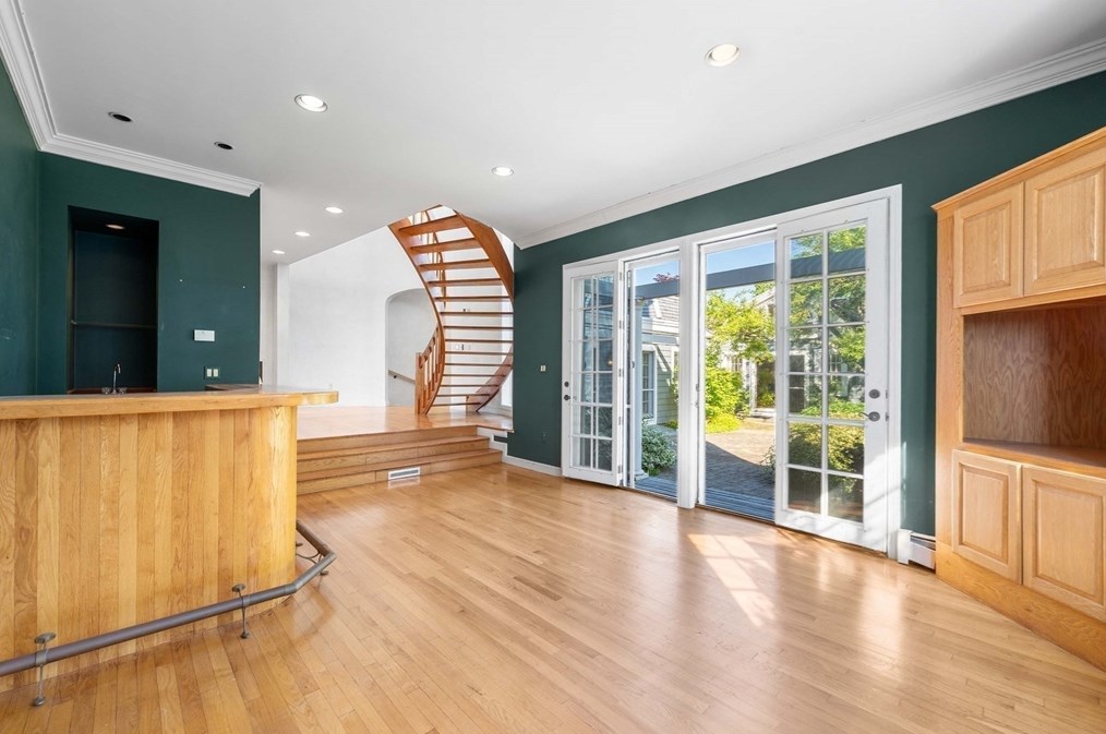 2 Foster St, Marblehead MA  01945-3645 exterior