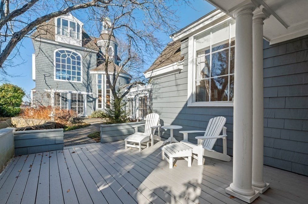 2 Foster St, Marblehead MA  01945-3645 exterior