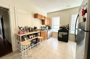 692 Columbia Rd, Boston, MA 02125 - Photo 2