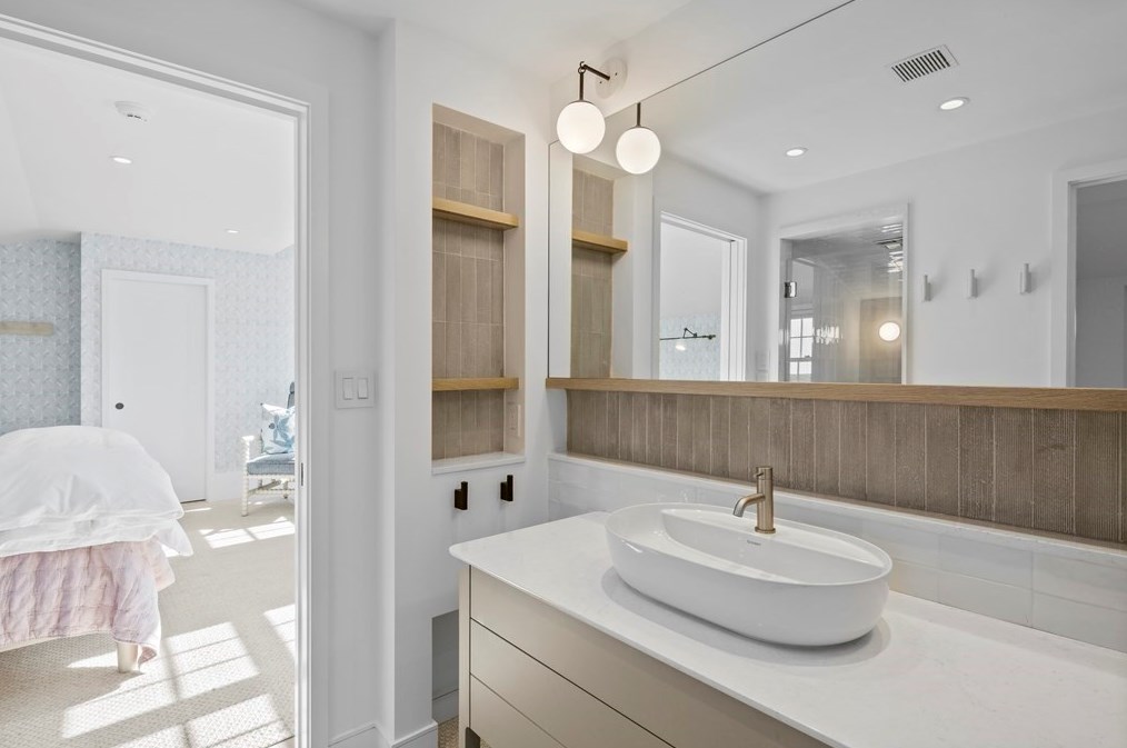 178 Queen Anne Rd, Chatham MA 02633-1841 exterior