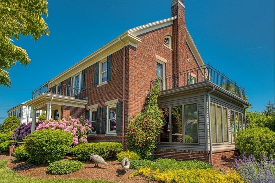 42 Thorny Lea Terrace, Brockton, MA 02301 MLS 73134393 Coldwell Banker