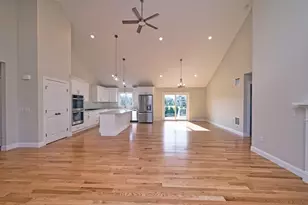 14 Westview Dr, Dartmouth, MA 02747 - Photo 8