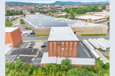 68 Winter St, Holyoke, MA 01040 - Photo 22