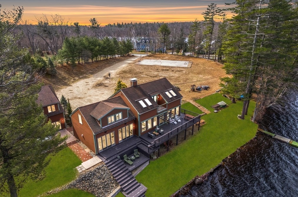 152 Kimball Rd, Amesbury, MA 01913