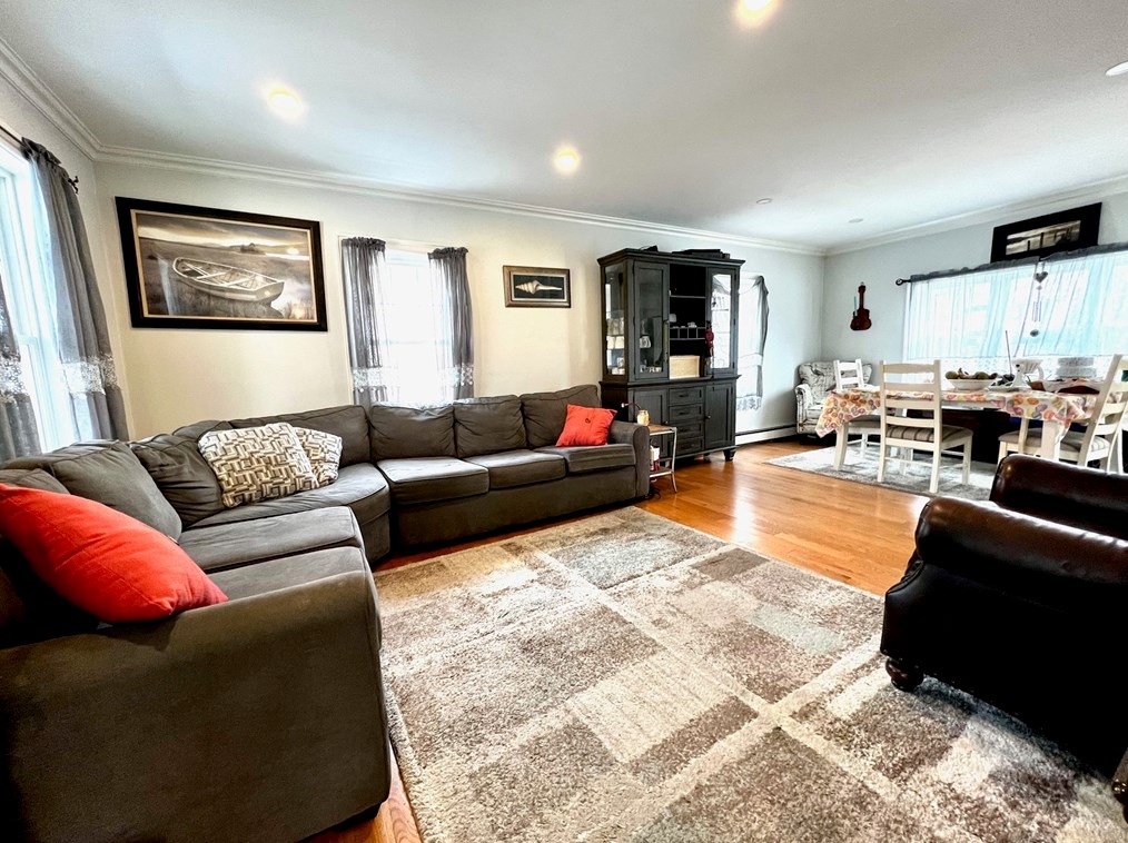 24 P, Hull, MA 02045