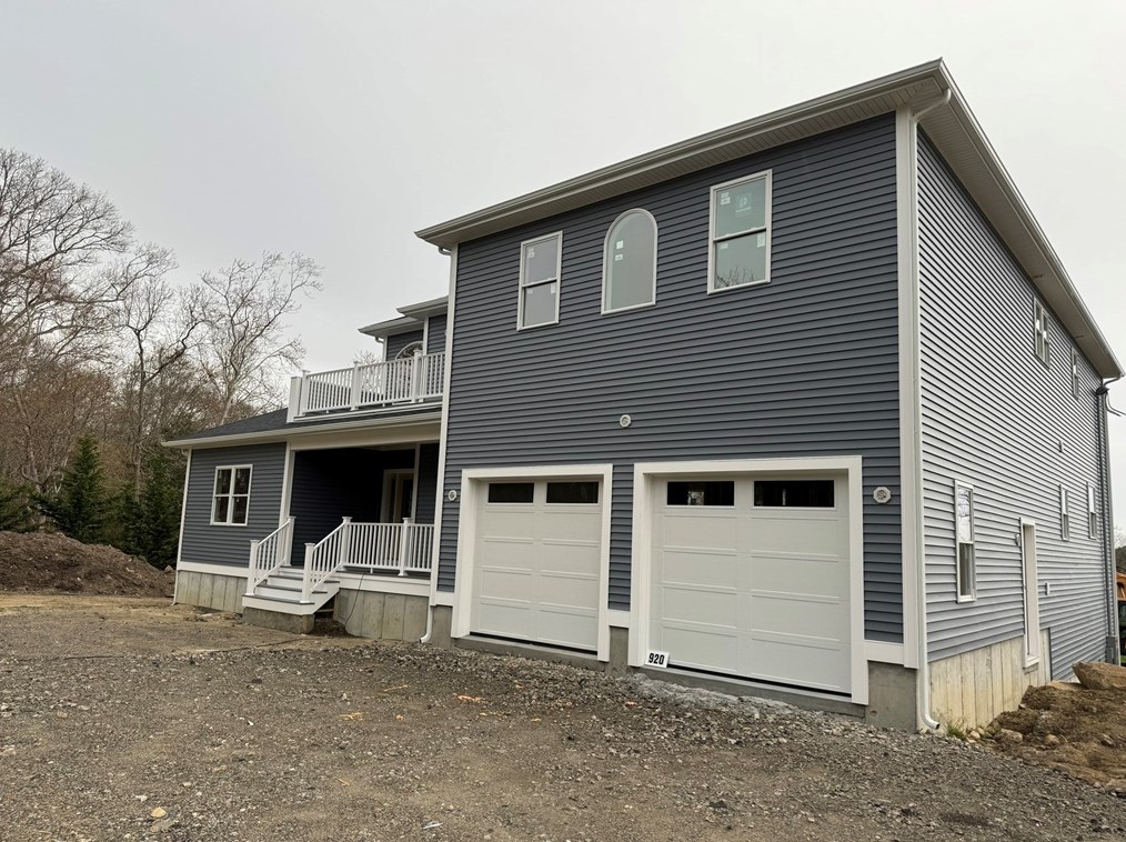 920 Drift Rd, Horseneck Beach, MA 02790 exterior