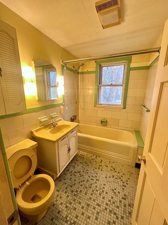 27 Vernon St, Rockland MA  02370-1903 exterior