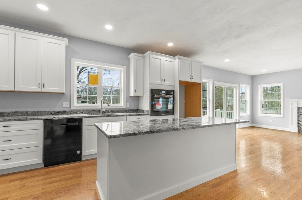 148 Oak Hl Ave, Seekonk MA 02771-2221 exterior